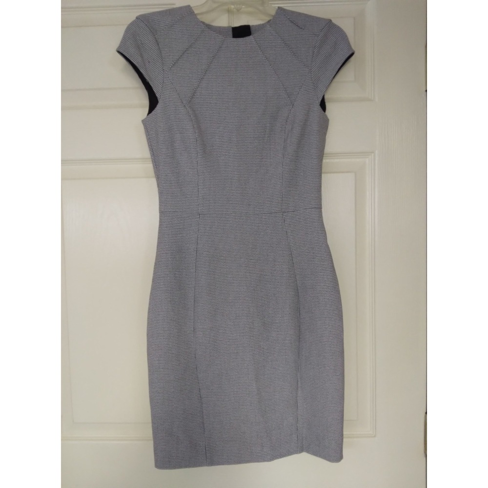 H&M Grey Houndstooth  Fitted Sheath Size 2 round neck cap sleeve